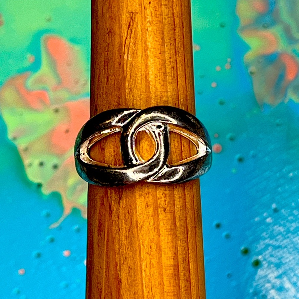 Vintage Sterling Silver Interlaced Design Ring Size 8